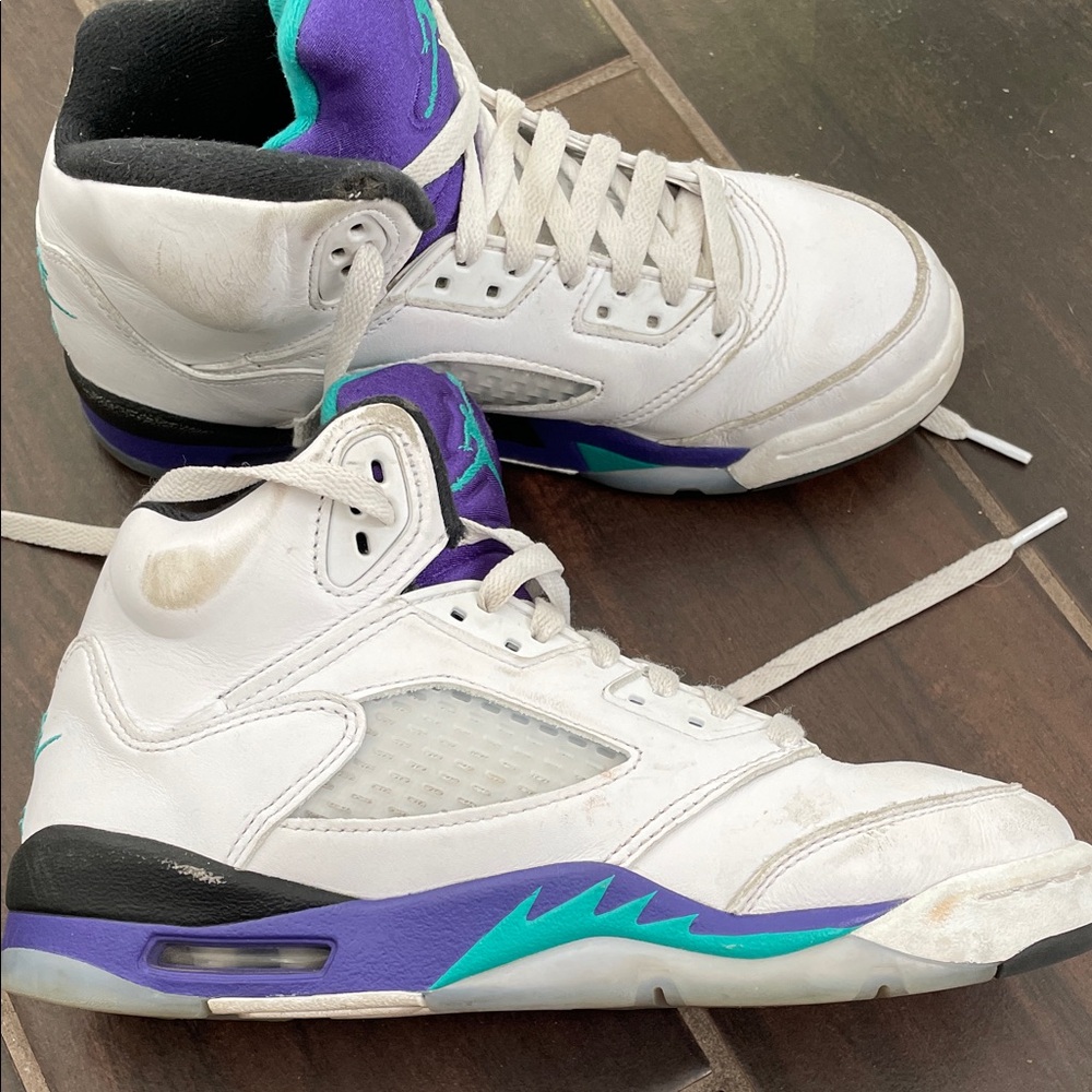 Kids White and Purple Air Jordan Basketball Shoes - Picture 2 of 10